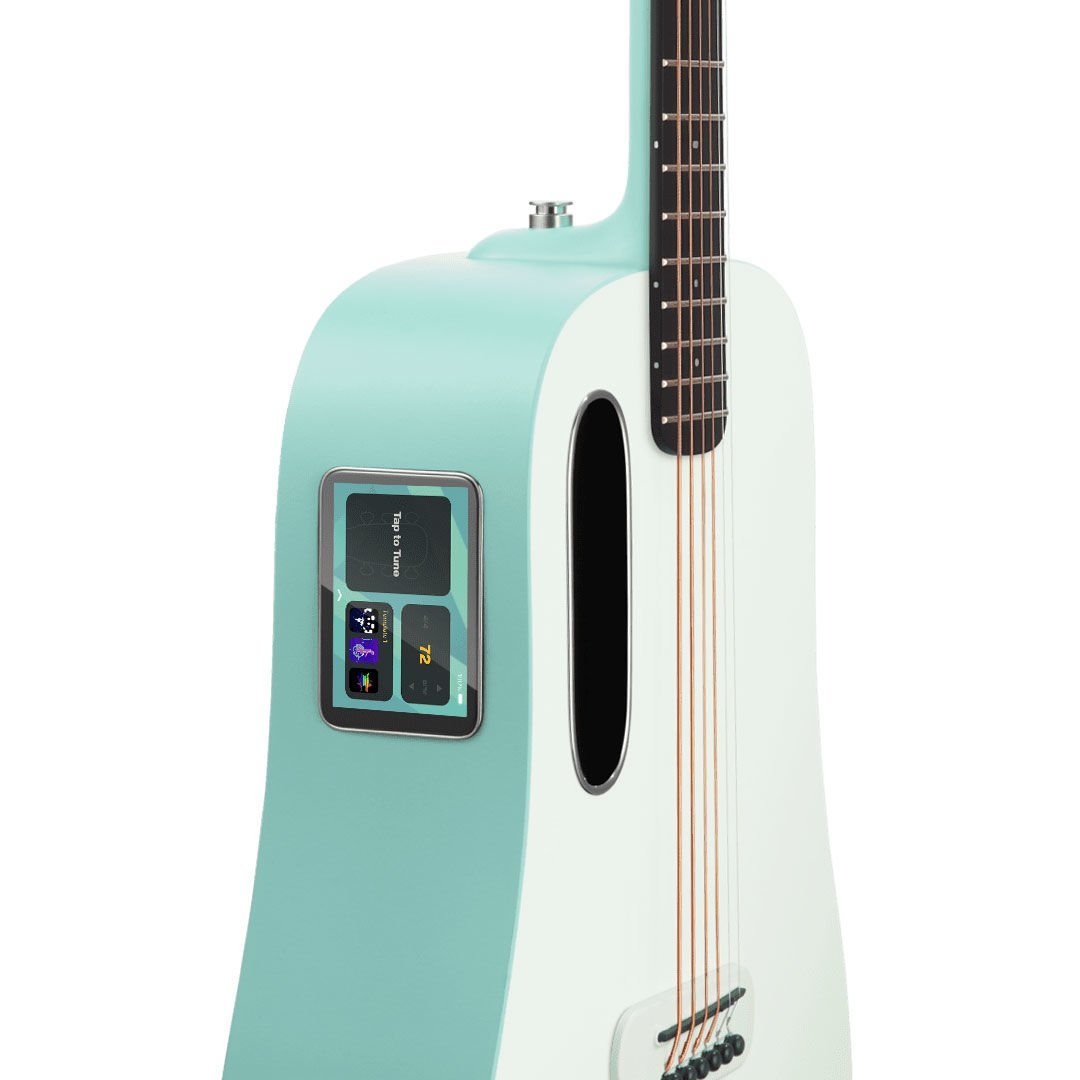 Entegre dokunmatik ekrana sahip beyaz ve açık mavi gitar.