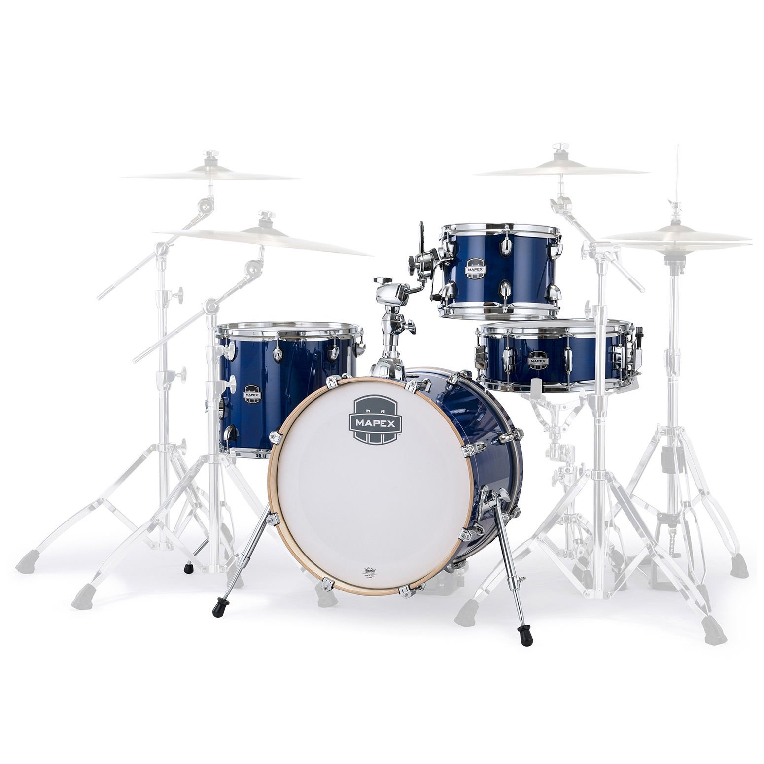 Gümüş donanımlı, beyaz davul başlığına sahip koyu mavi Mapex bateri seti.