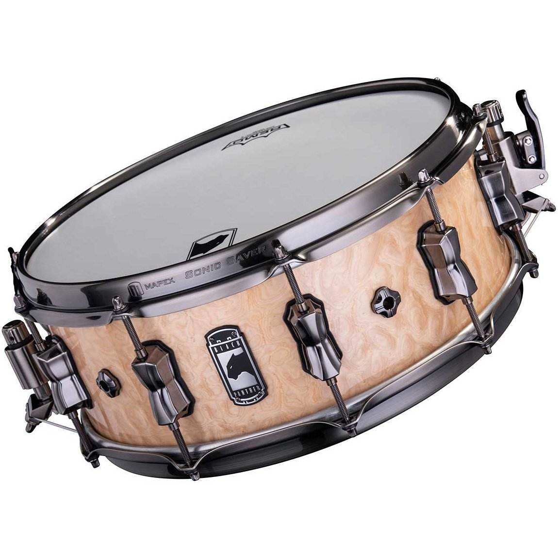 Açık ahşap kaplamalı ve koyu metal donanımlı Mapex Black Panther trampet.