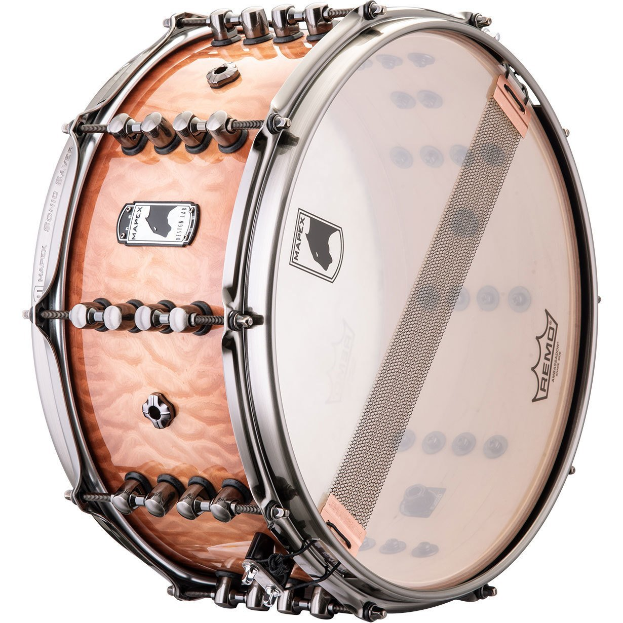 Ahşap damarlı Mapex trampet, gümüş halkalar ve gerdirme çubukları.