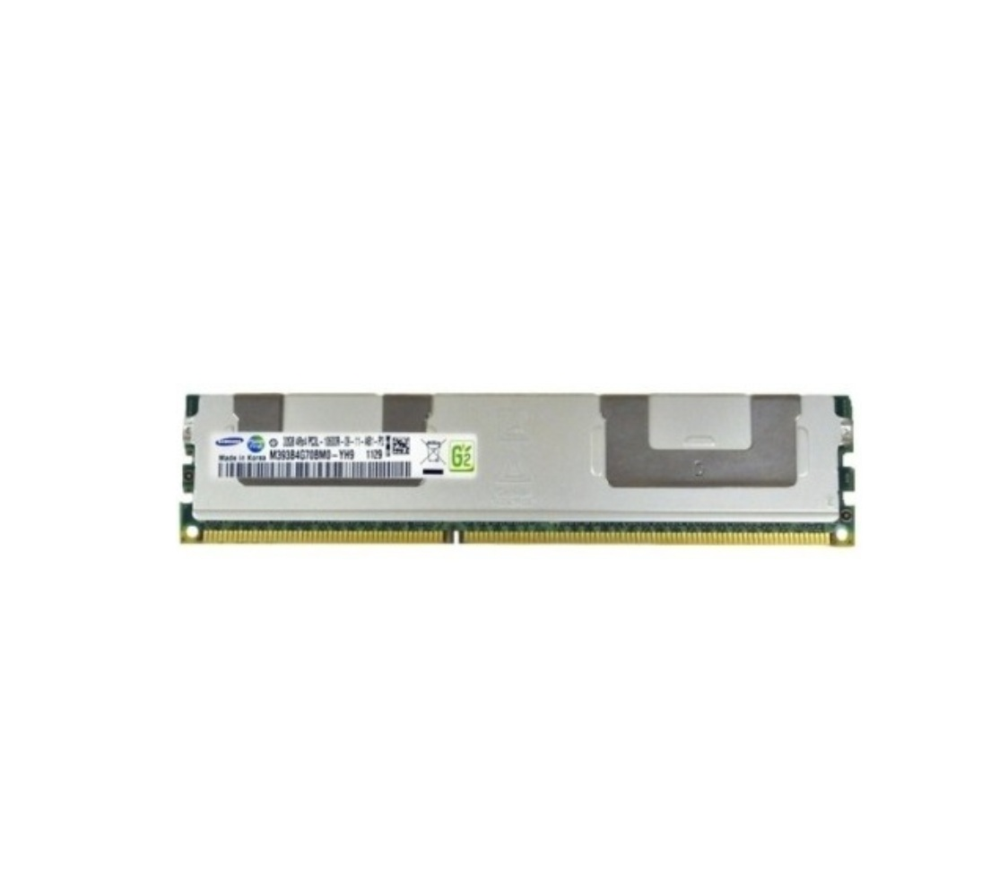 Ein einzelnes Samsung RAM-Modul mit goldenen Kontakten und einem silbernen Kühlkörper.