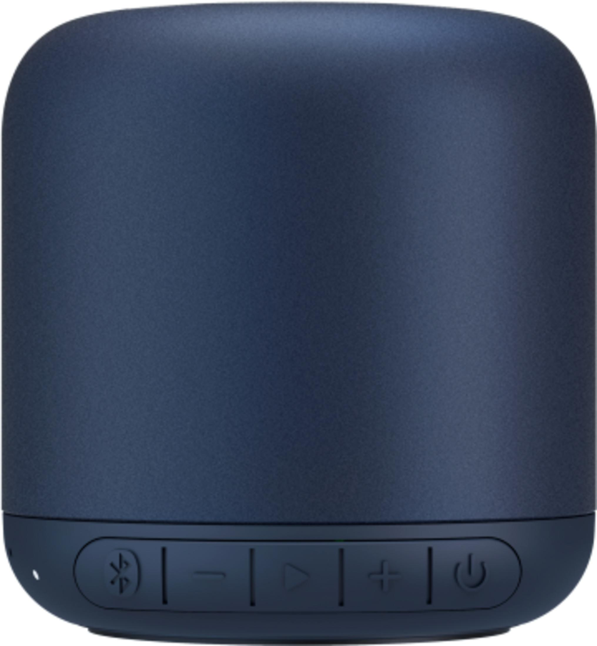 Mały, granatowy głośnik z przyciskami na dole: Bluetooth, głośność, odtwarzanie, głośność, włącznik.