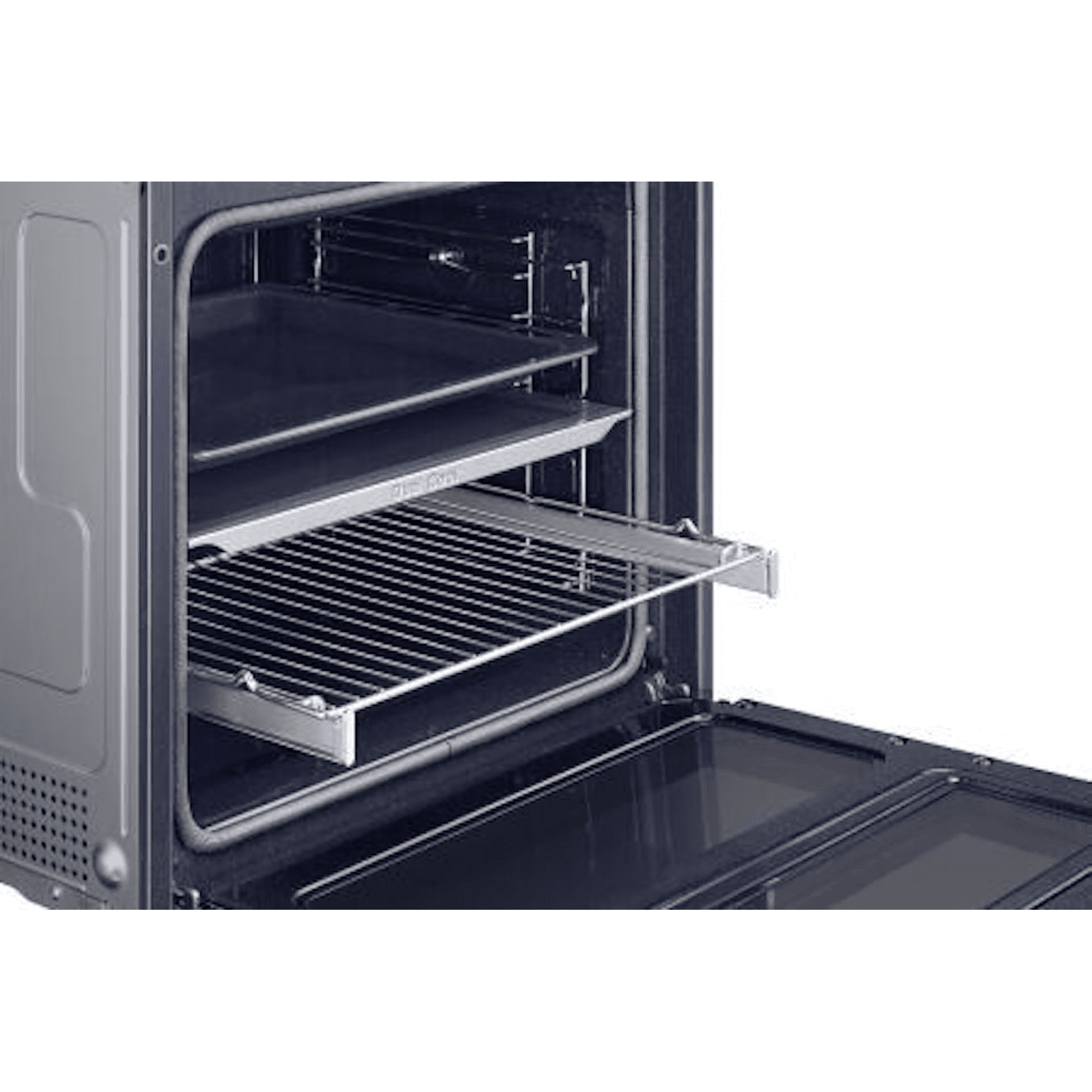 Un forno aperto con due ripiani e una griglia estraibile.