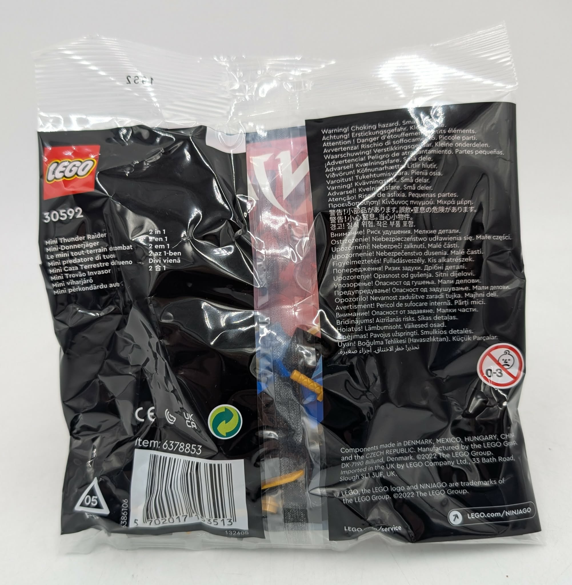 Un set LEGO numéro 30592 Mini Thunder Raider, emballé dans du plastique noir.