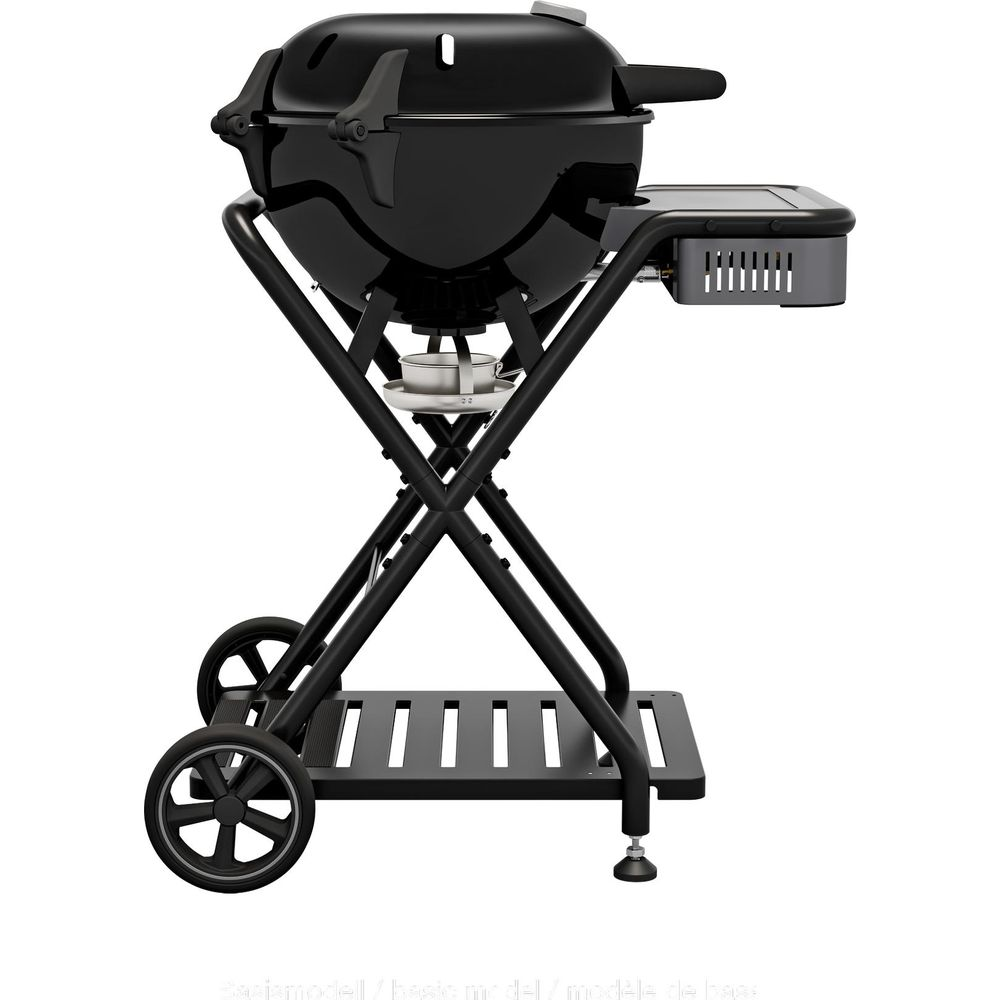 Schwarzer tragbarer Grill auf einem schwarzen Klappgestell mit Rädern.