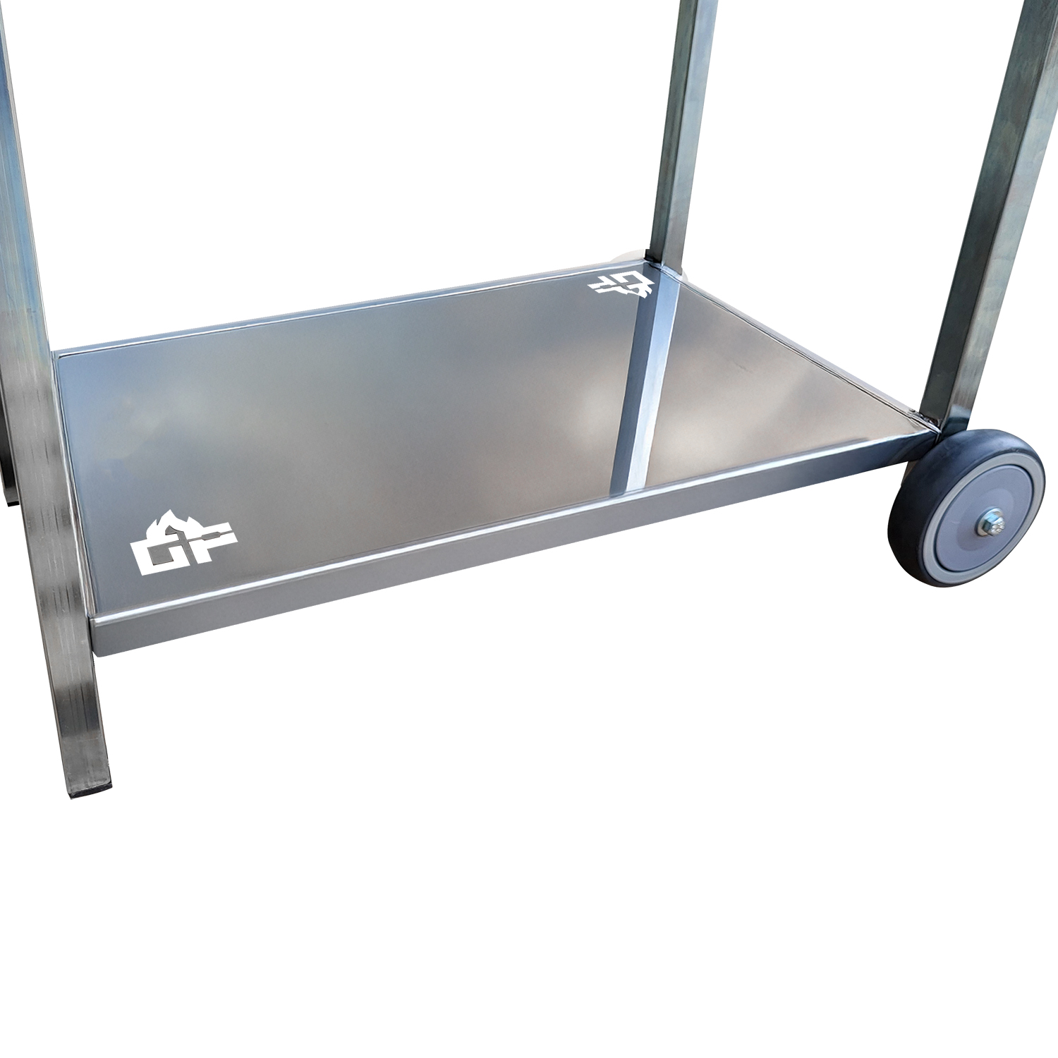 Nahaufnahme eines Metallwagens mit einem Rad und einem Regal.