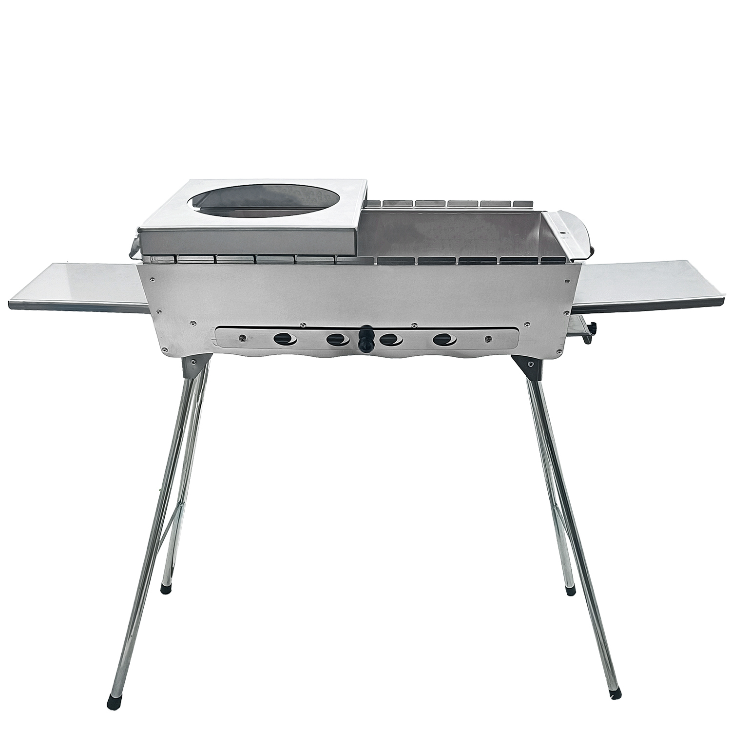 Ein silberner Grill mit ausklappbaren Beinen und Ablageflächen.