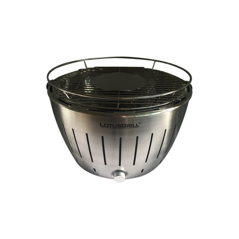 Ein silberner Lotusgrill mit Lüftungsschlitzen und Grillrost.