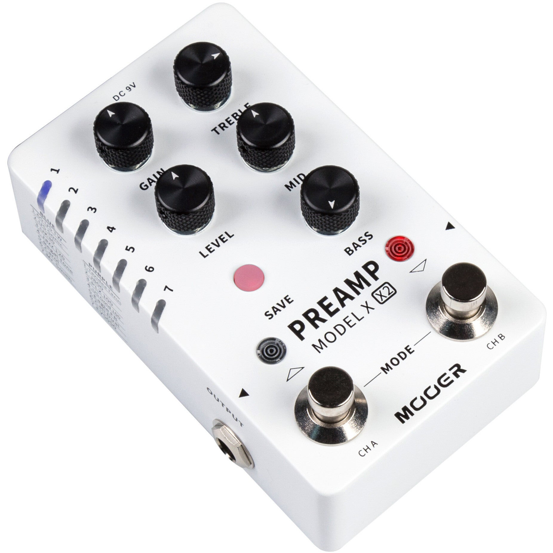 Siyah düğmeler ve anahtarlarla beyaz bir Mooer Preamp Model X x2 gitar pedalı.