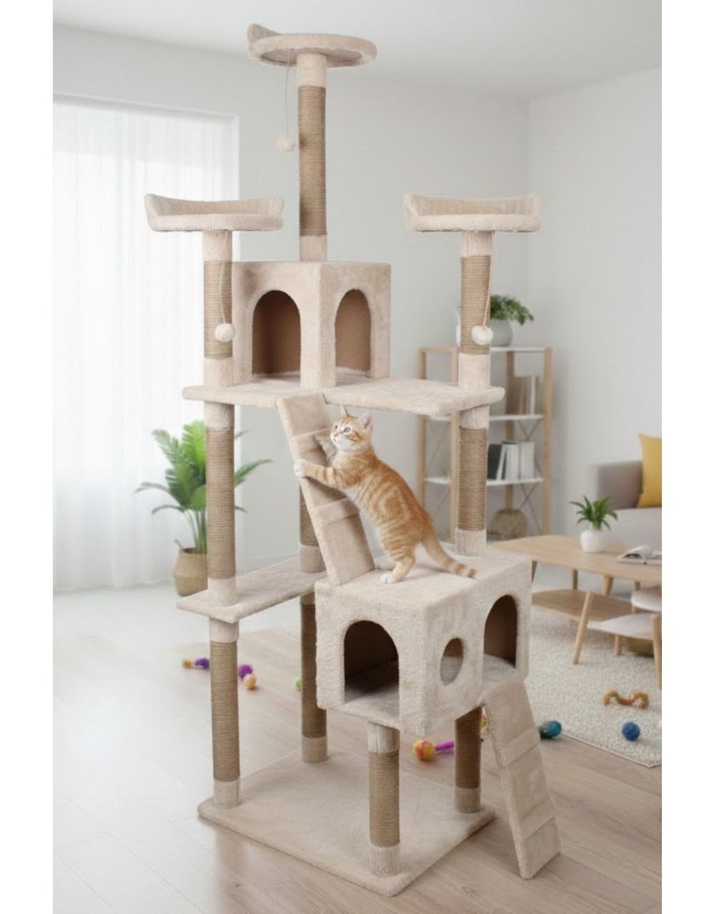 Turuncu bir kedi, hamakları ve oyuncakları olan çok katlı kedi ağacına tırmanıyor.