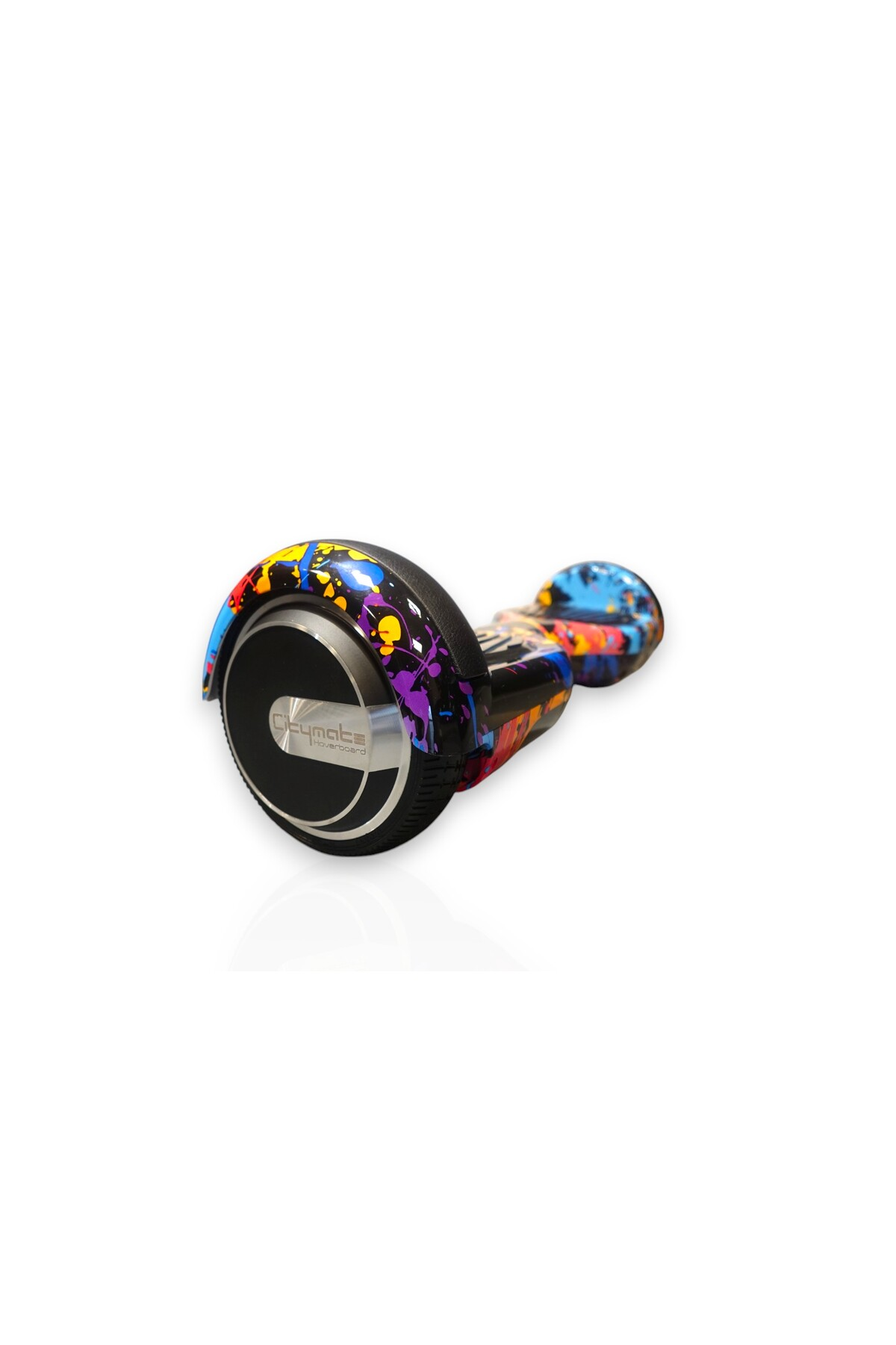Beyaz arka plan üzerinde boya sıçramaları olan renkli bir hoverboard.