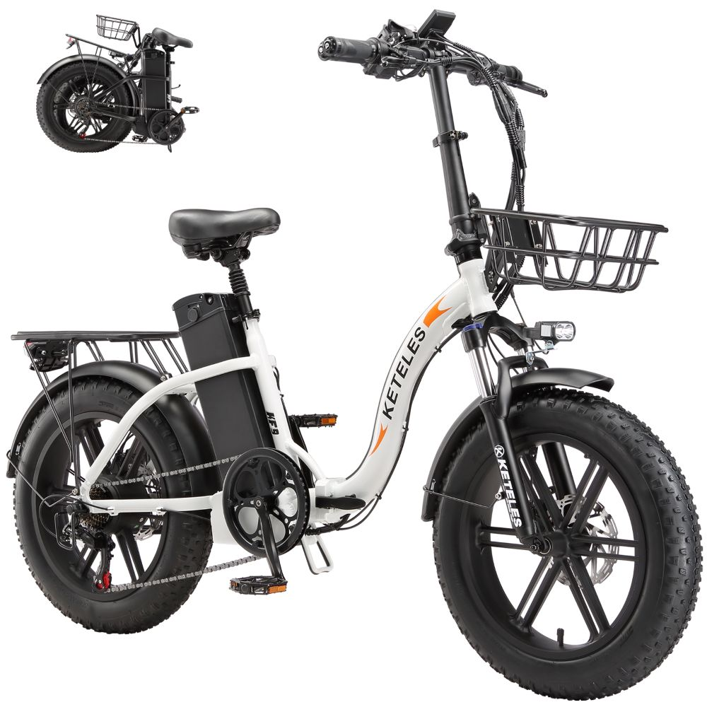 Una bicicleta eléctrica plegable blanca con neumáticos anchos, cesta delantera y portaequipajes.