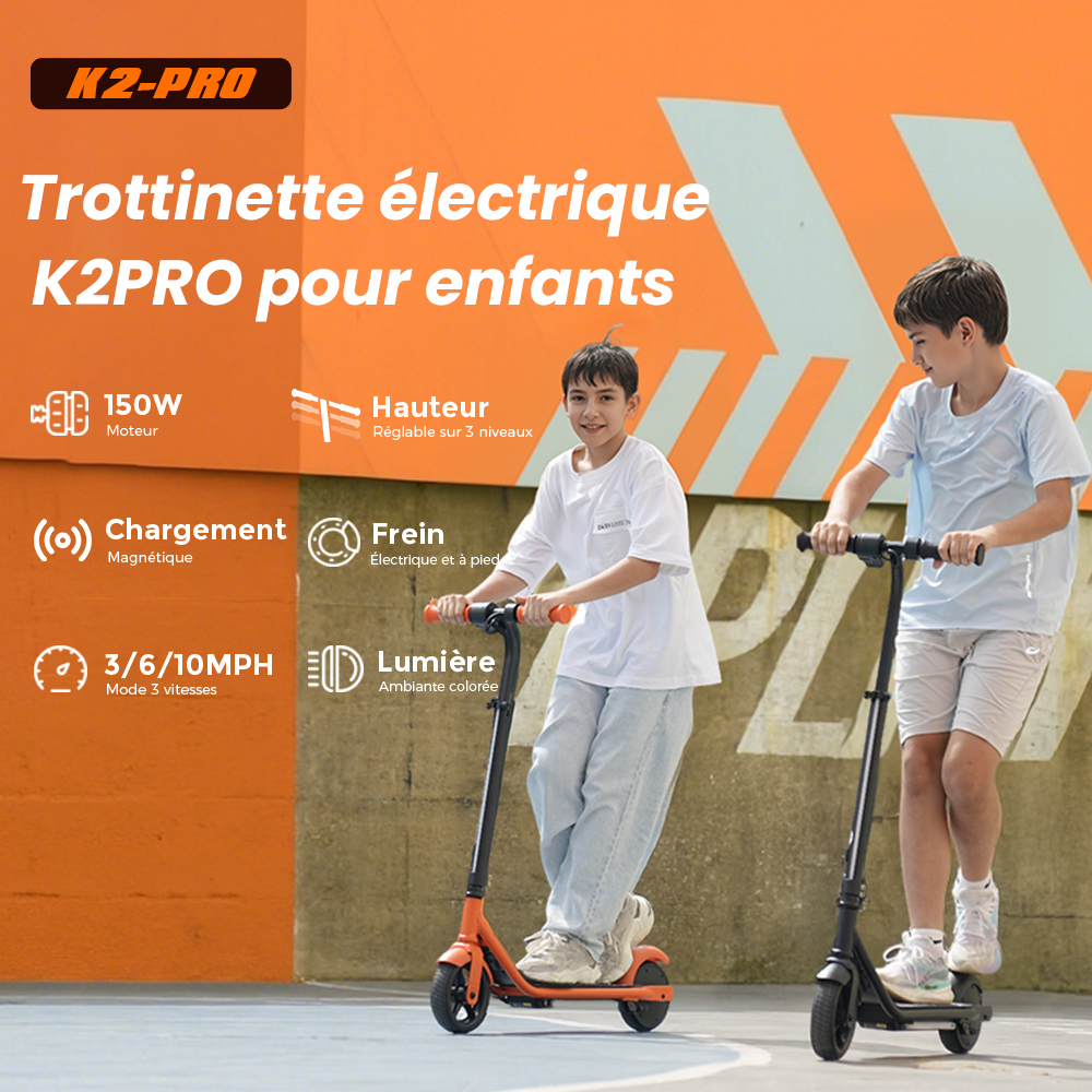 Zwei Jungen fahren auf orangefarbenen und schwarzen E-Scootern. Produktinfos sind links.
