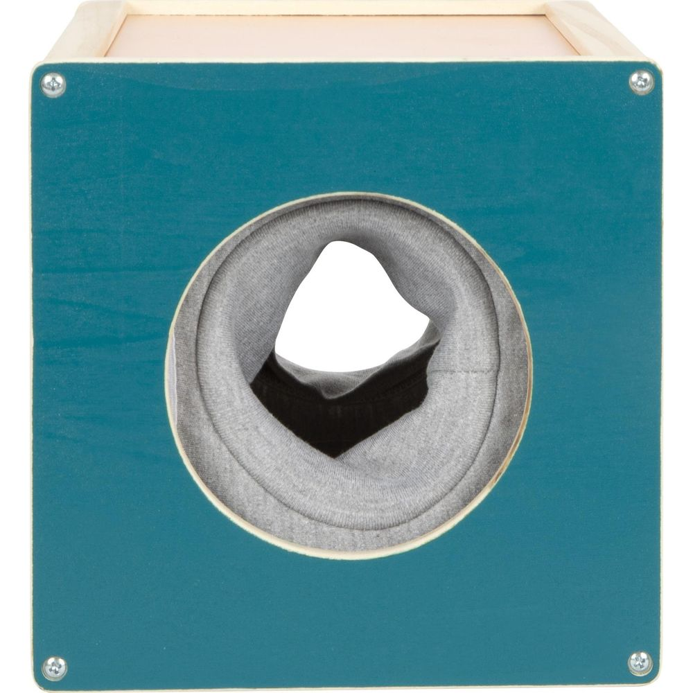 Un cube en bois turquoise avec un trou au milieu, doublé de tissu gris.