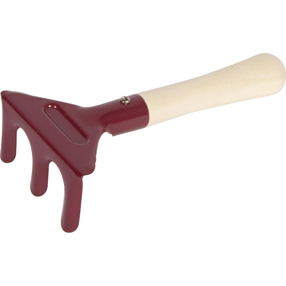 Un piccolo rastrello a mano con testa in metallo rosso e manico in legno.