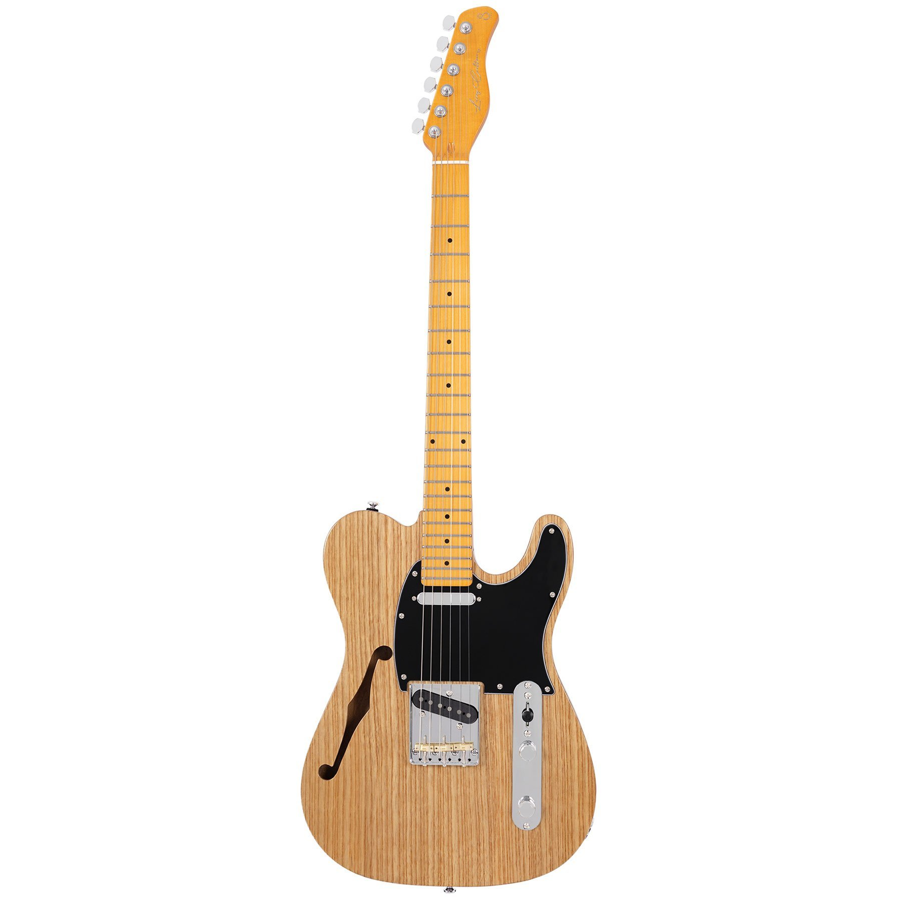 F-delikli, siyah pena korumalı kahverengi elektro gitar beyaz zeminde duruyor.
