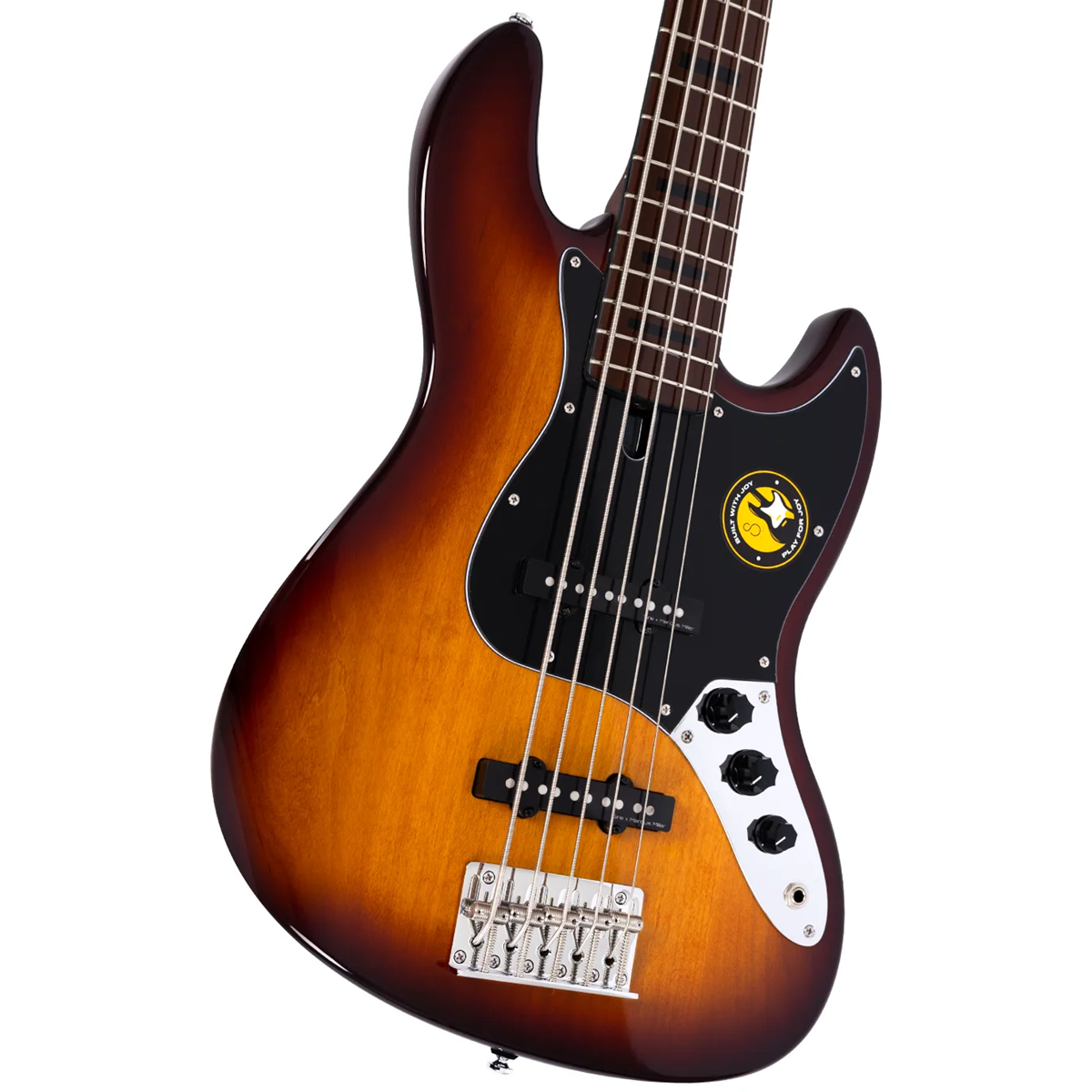 Siyah manyetiklere ve köprüye sahip, güneşi batıran bitişli 5 telli bas gitar.