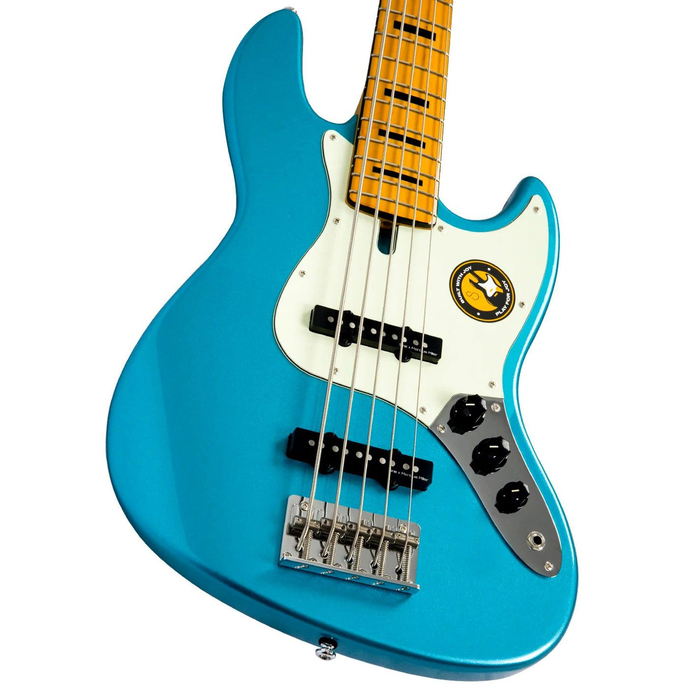 Sarı klavyeli ve beyaz pena korumalı mavi bas gitar.