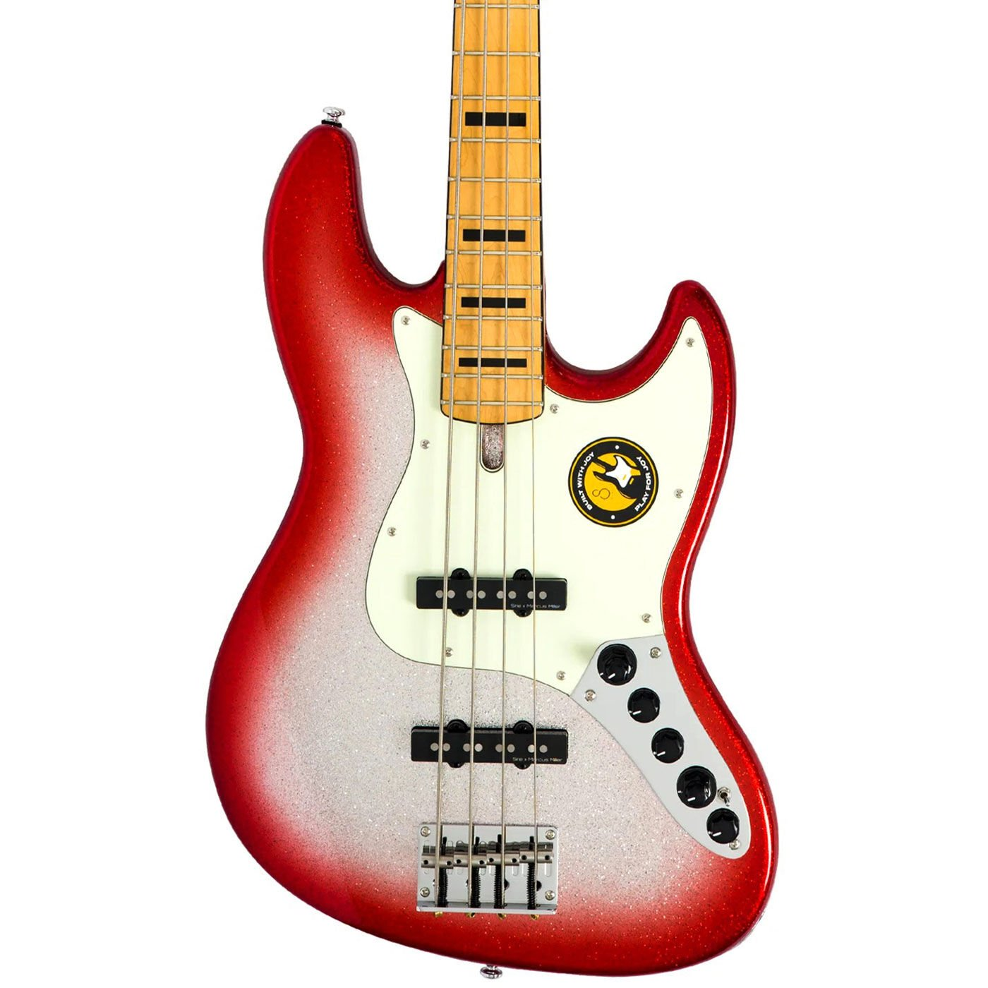 Gümüş pena korumalı, altın klavyeli kırmızı simli bas gitar.