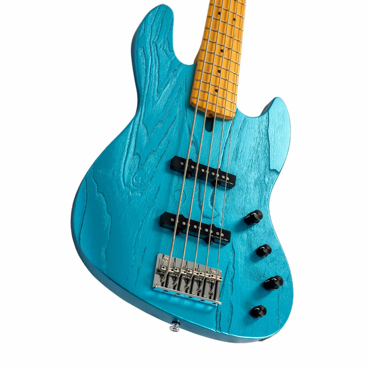 Ahşap damar dokulu mavi bas gitar, dört telli, yakından görünüm.