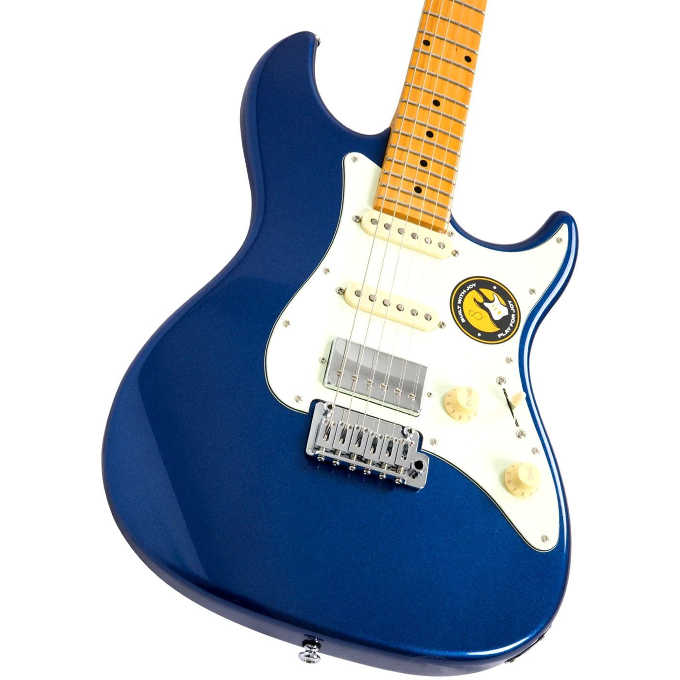Beyaz pena korumalı ve gümüş donanımlı mavi elektro gitar.
