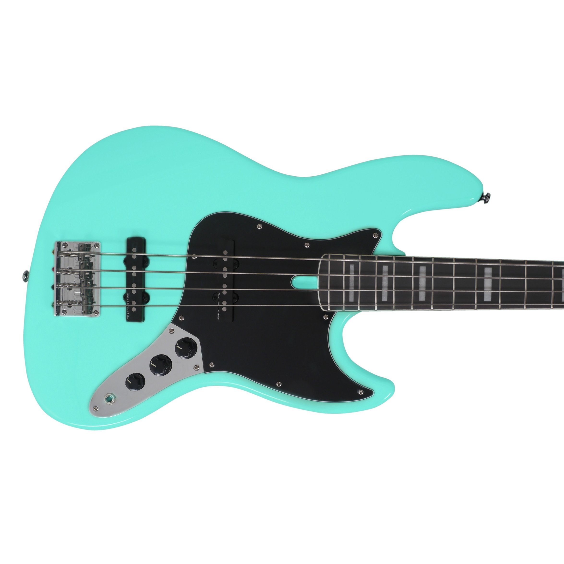 Siyah pena korumalı ve krom donanımlı turkuaz bas gitar.