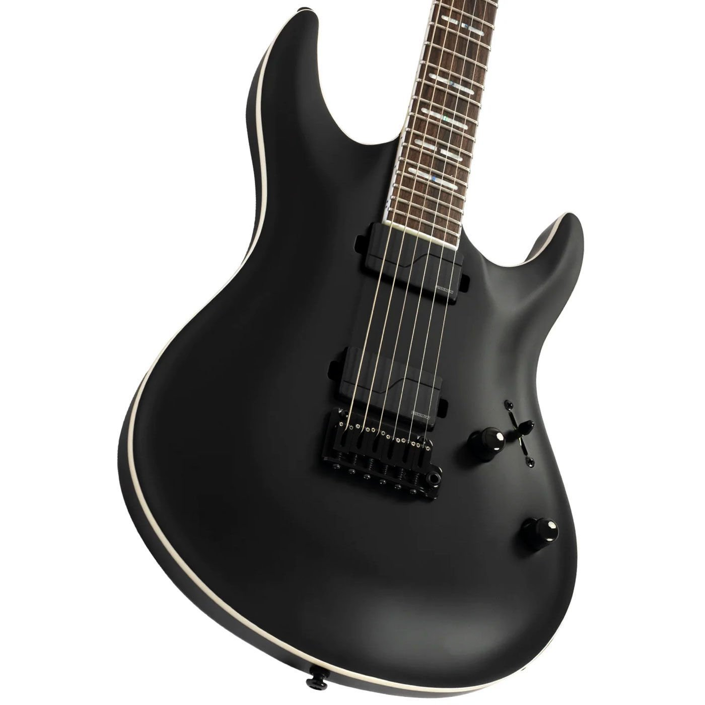 Beyaz kenarlı siyah elektro gitar, beyaz arka plan üzerinde.