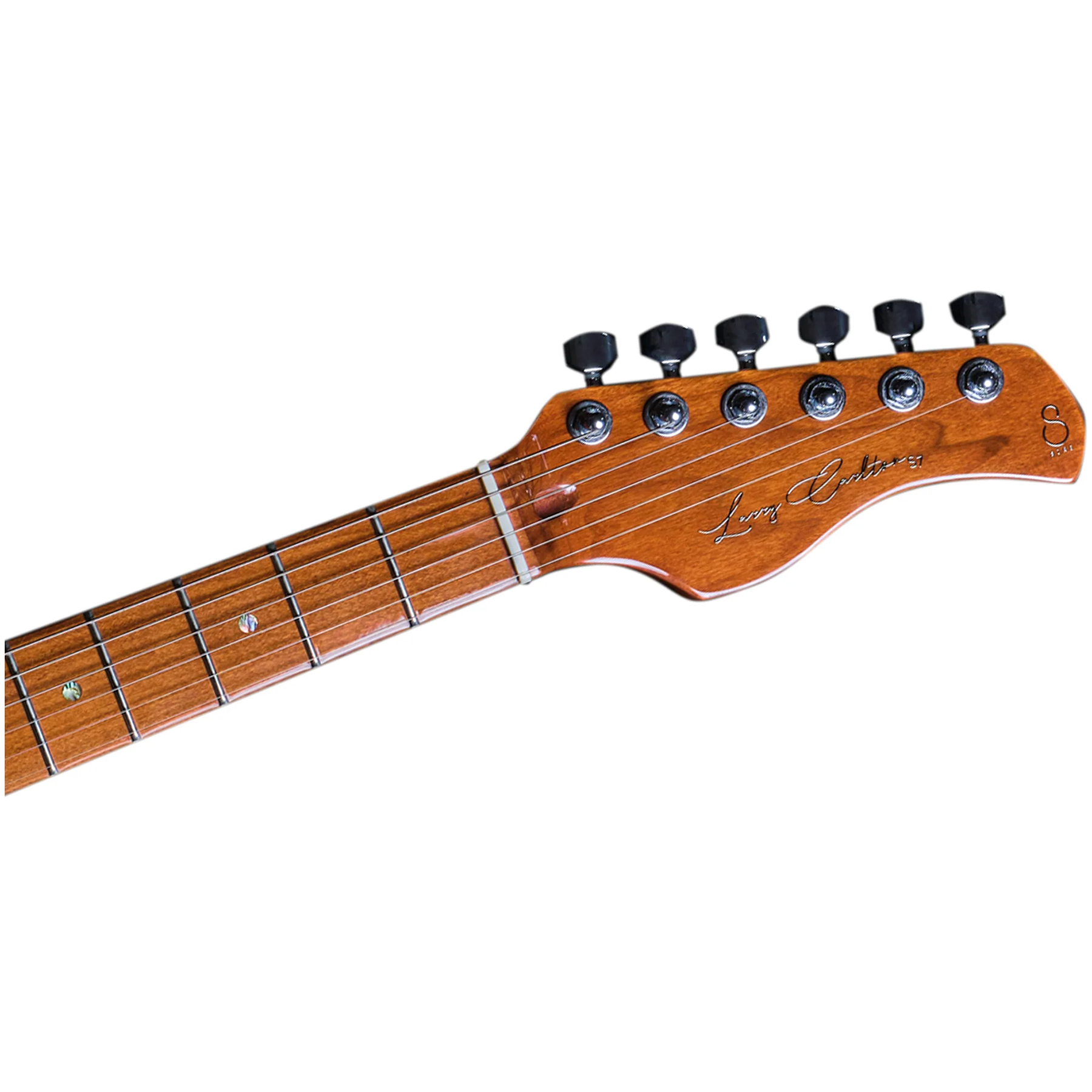 Altı siyah burgulu, ahşap gitar sapı ve telleri.