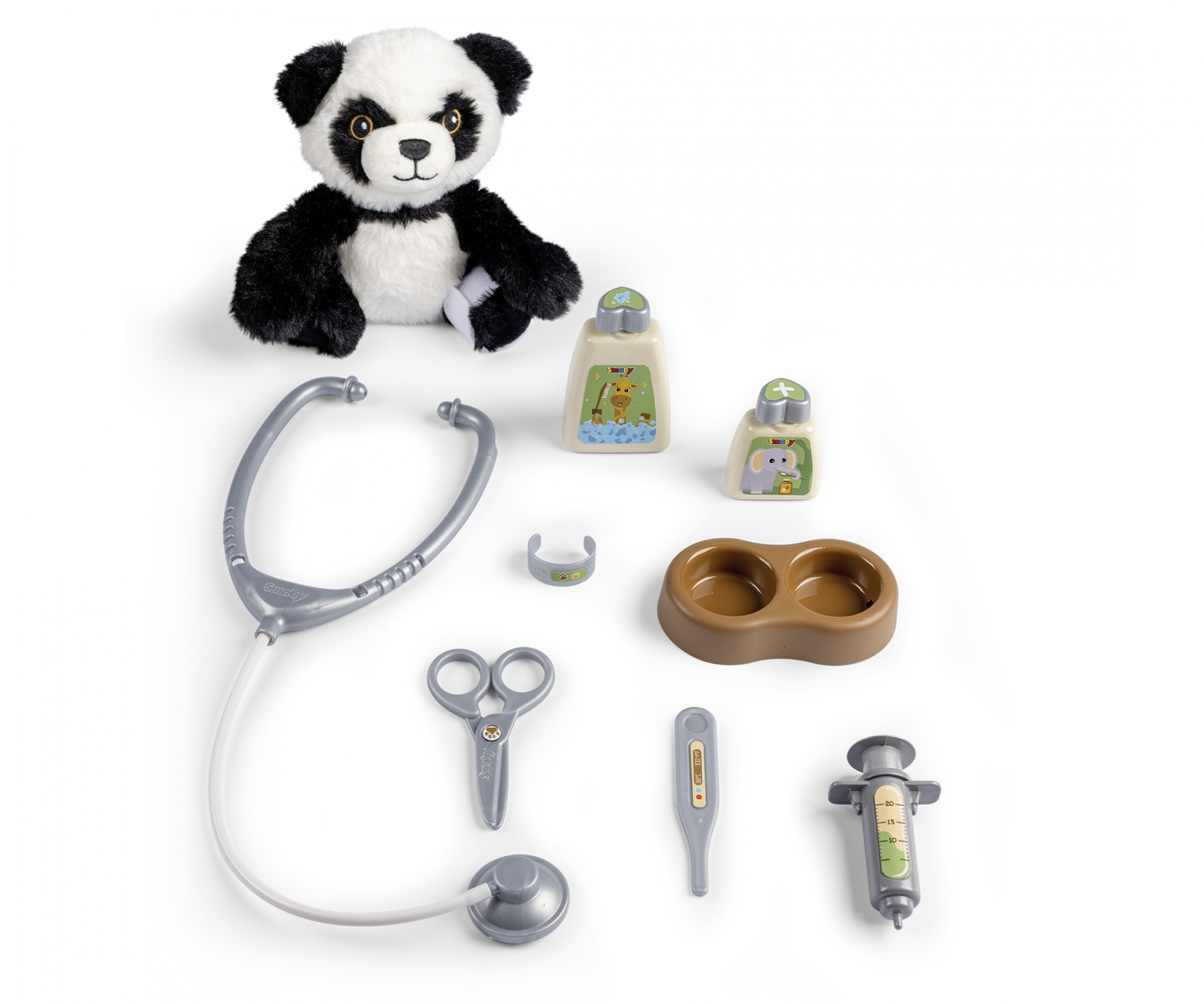 Ein Pandabär-Stofftier mit medizinischem Spielzeug: Stethoskop, Schere, Spritze, Thermometer, Fläschchen und Napf.