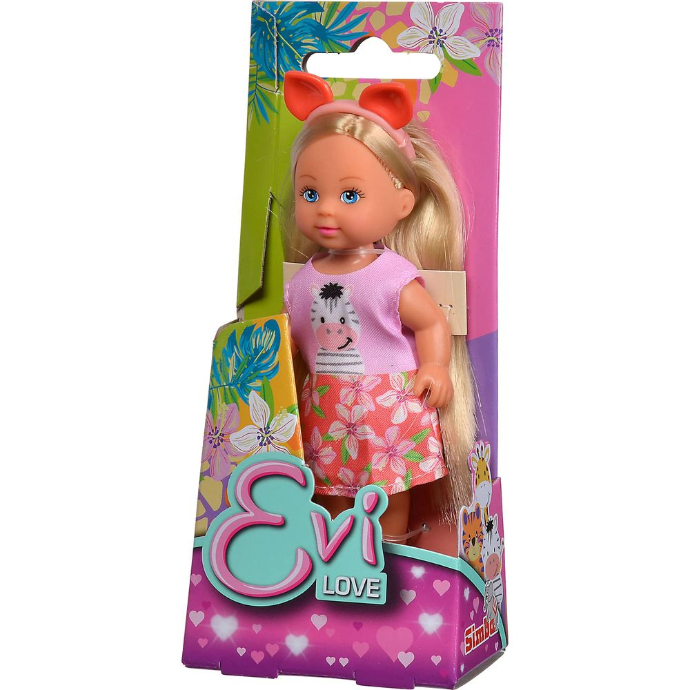 Eine blonde Puppe mit blauen Augen, Zebra-Shirt und Blumenrock, in Verpackung.