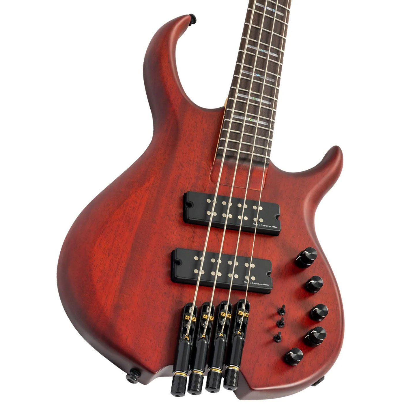 Siyah manyetikleri ve altın köprü eyerleri olan kırmızı, dört telli elektro bas gitar.