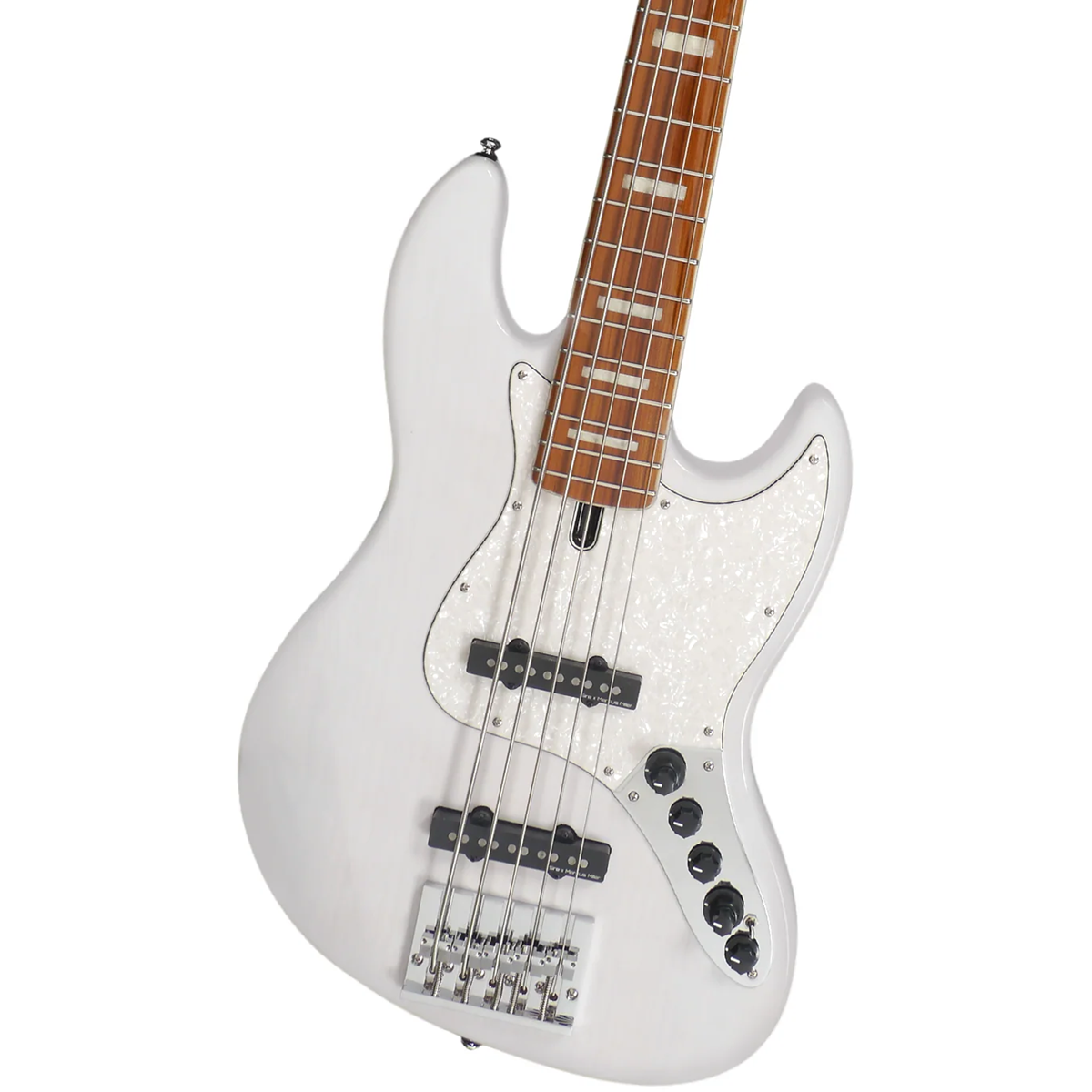 Kahverengi klavyeli ve gümüş donanımlı beyaz bas gitar.
