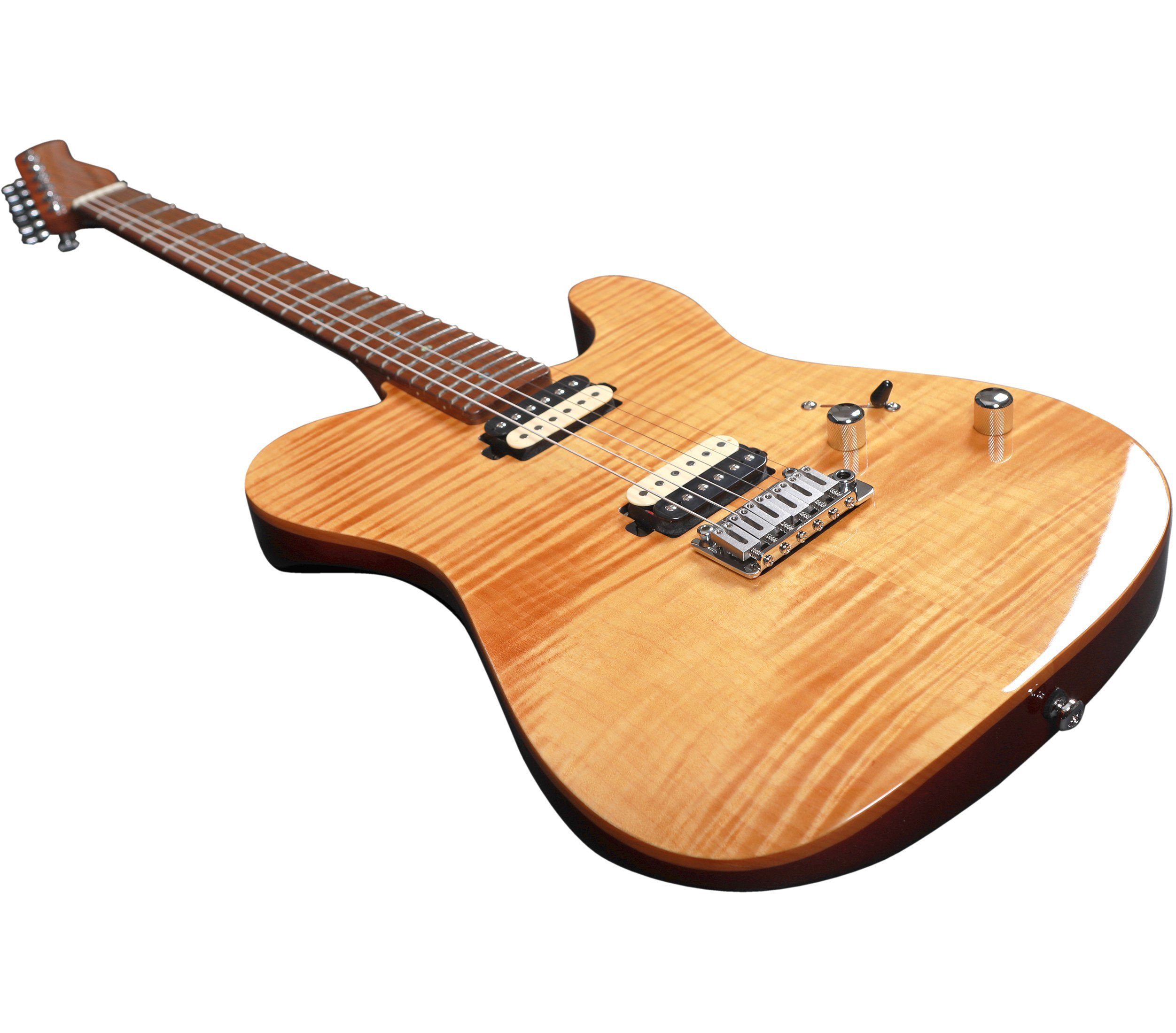 Gümüş köprülü, açık renkli, alevli elektro gitar gövdesi.