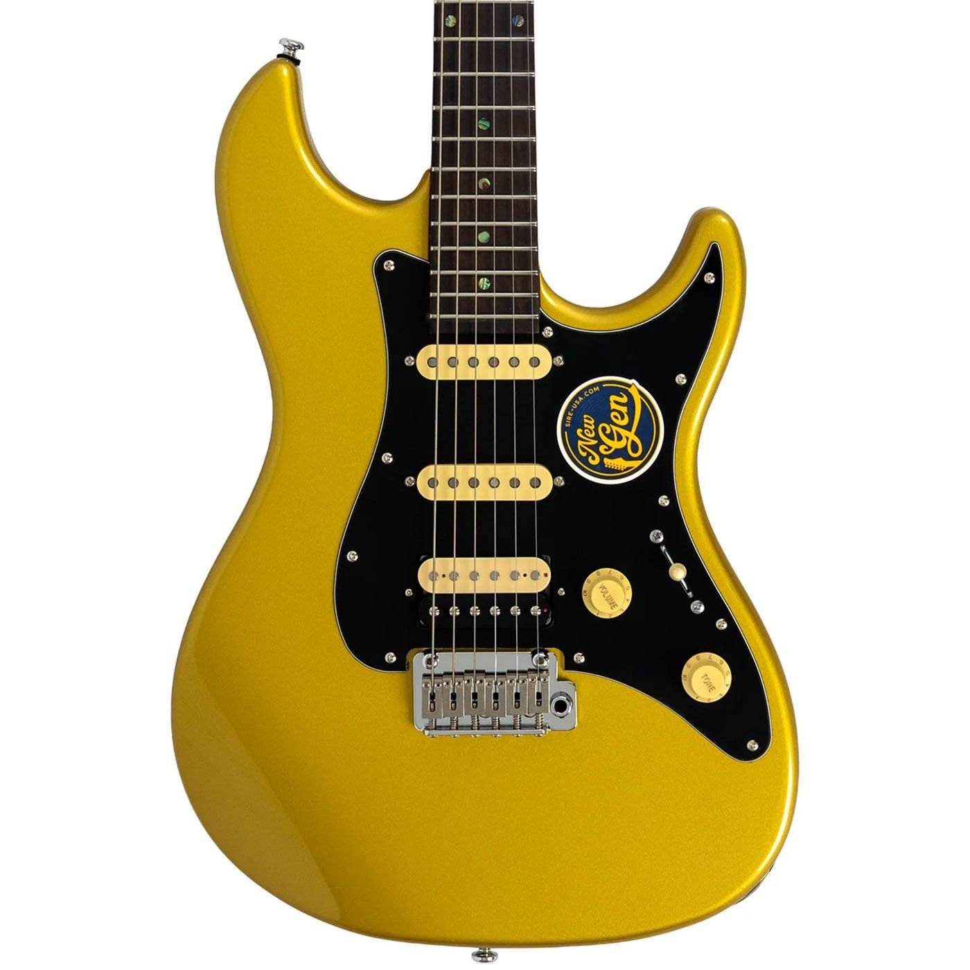 Siyah pena korumalı ve gümüş köprülü altın rengi elektro gitar.