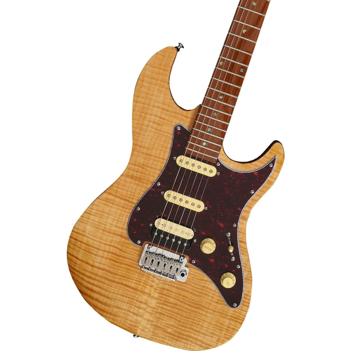 Koyu pena korumalı, açık renkli elektro gitarın yakın çekimi.