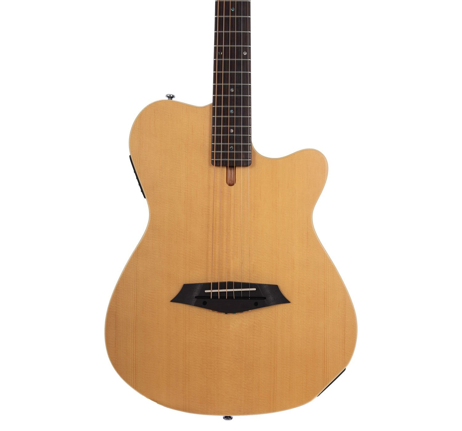 Siyah köprü ve klavyeli açık renkli akustik gitar, beyaz arka plan üzerinde.