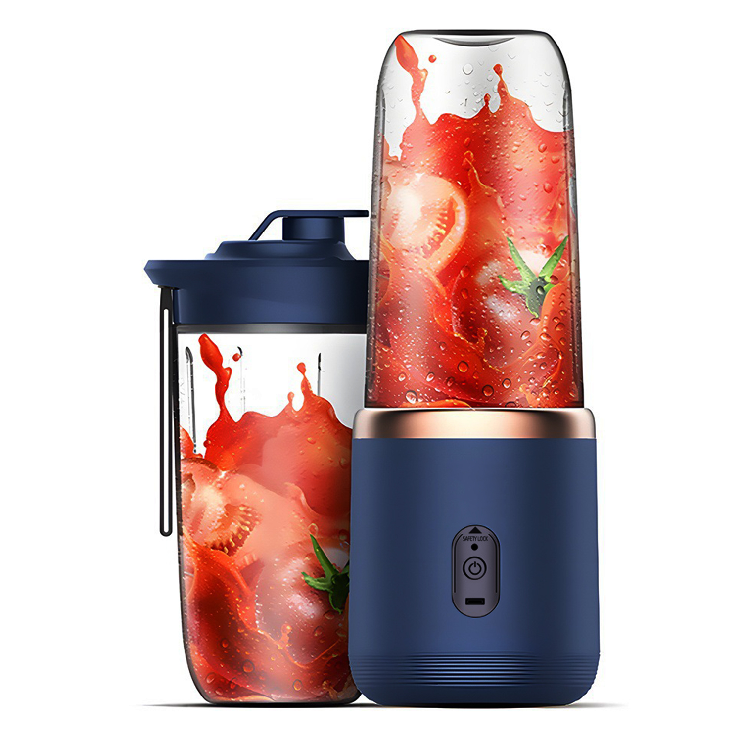 Ein blauer Mixer mit Tomaten und Erdbeeren, die in Saft gespritzt werden.
