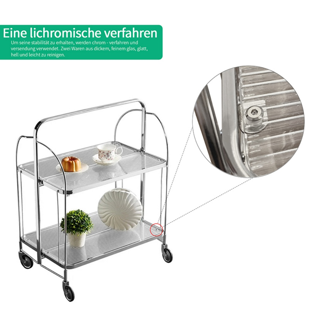 Ein zweistufiger Chromwagen mit Tasse und Kuchendekoration.