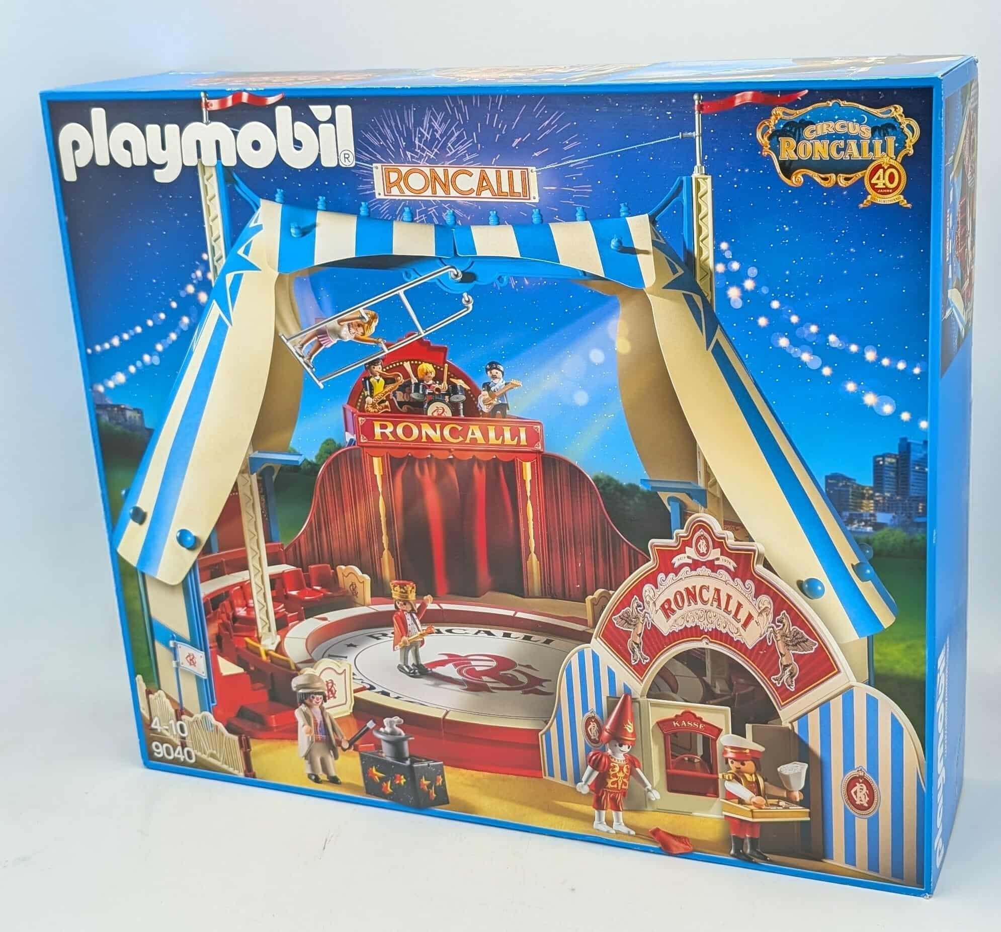 Playmobil Roncalli Zirkus-Spielset mit Bühne, Figuren und Zirkuswagen.