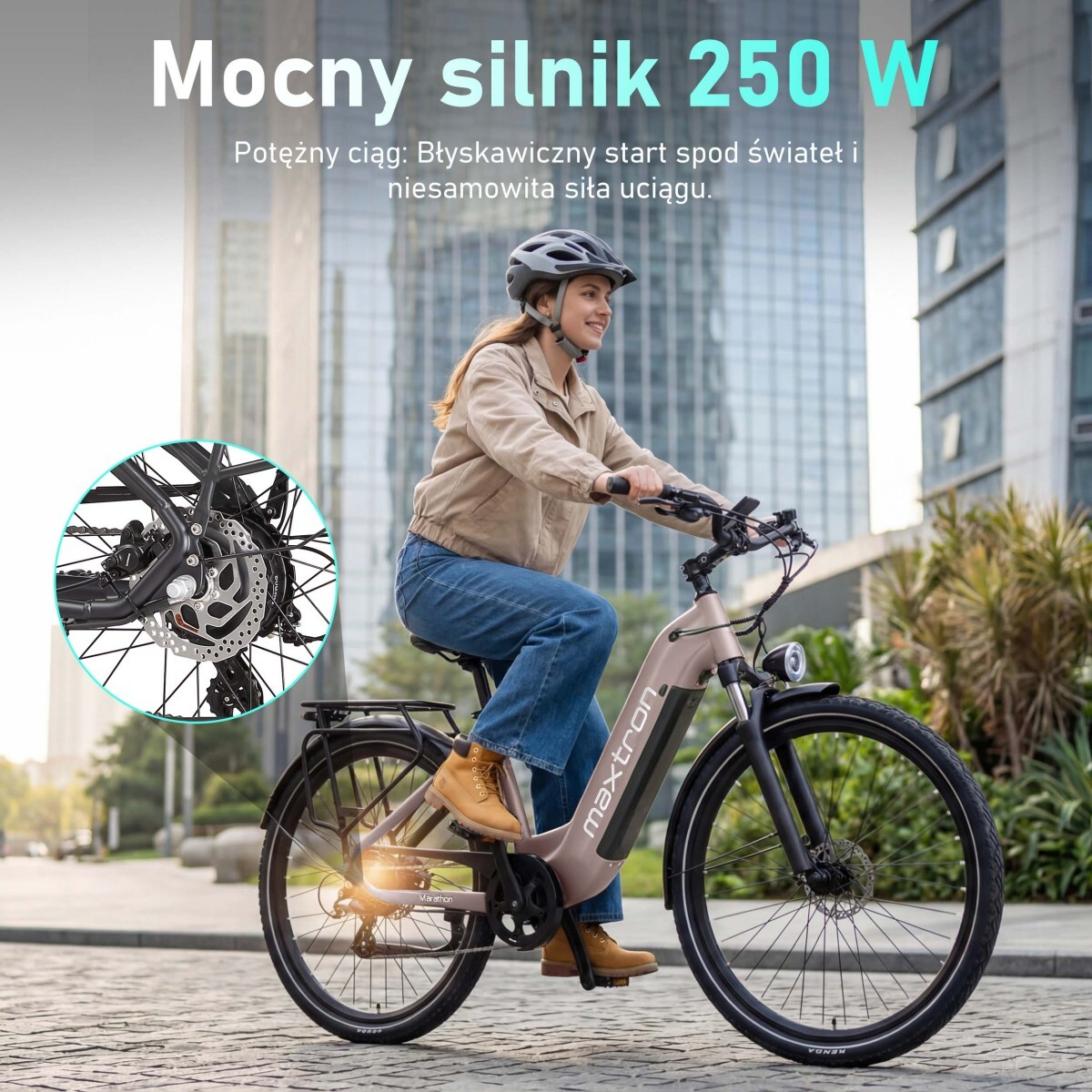 Kobieta jedzie na rowerze elektrycznym z silnikiem 250W w mieście, zbliżenie tylnego koła.