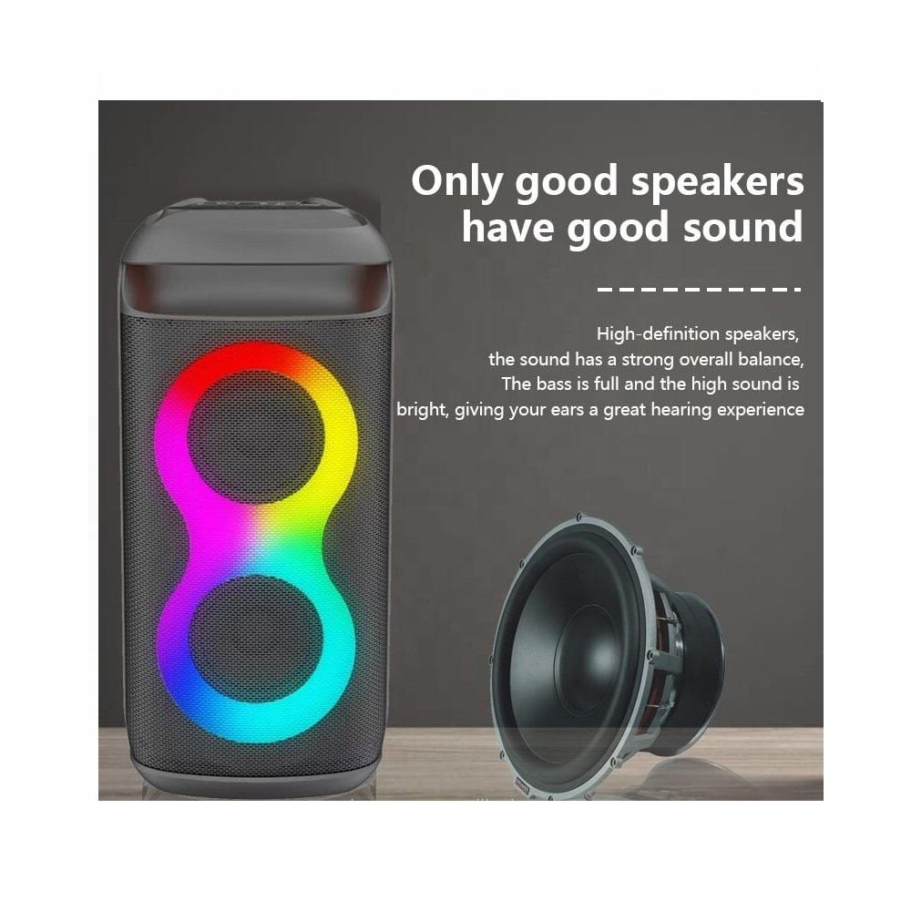 Renkli LED ekranlı ve subwooferlı uzun siyah bir hoparlör.