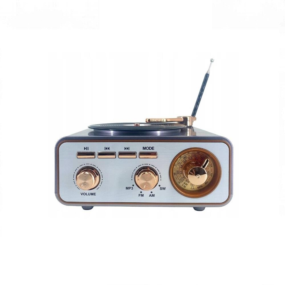 Plakçalarli, iki dügmelive kadranli vintage tarzı radyo.