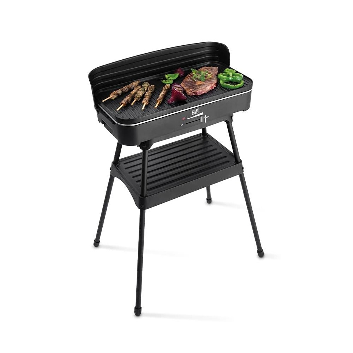 Una griglia elettrica nera con spiedini di carne, bistecca e peperoni.