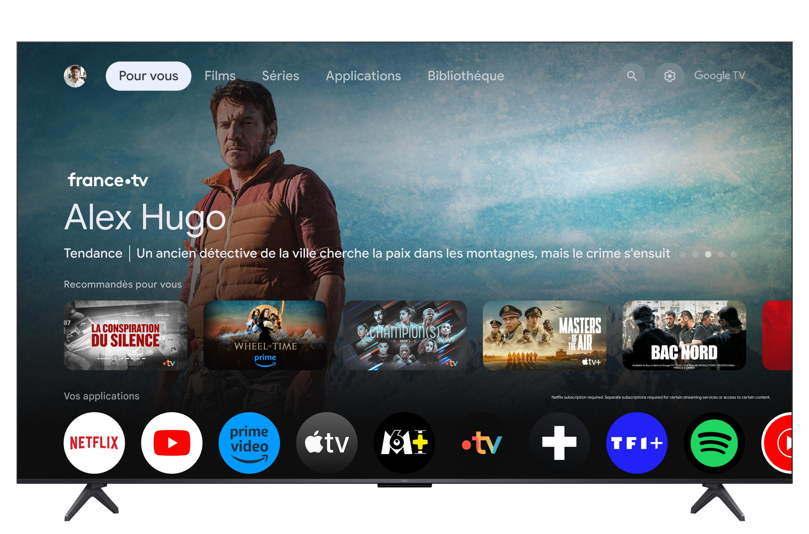Ekran telewizora wyświetla interfejs Google TV z ikonami filmów i aplikacji.