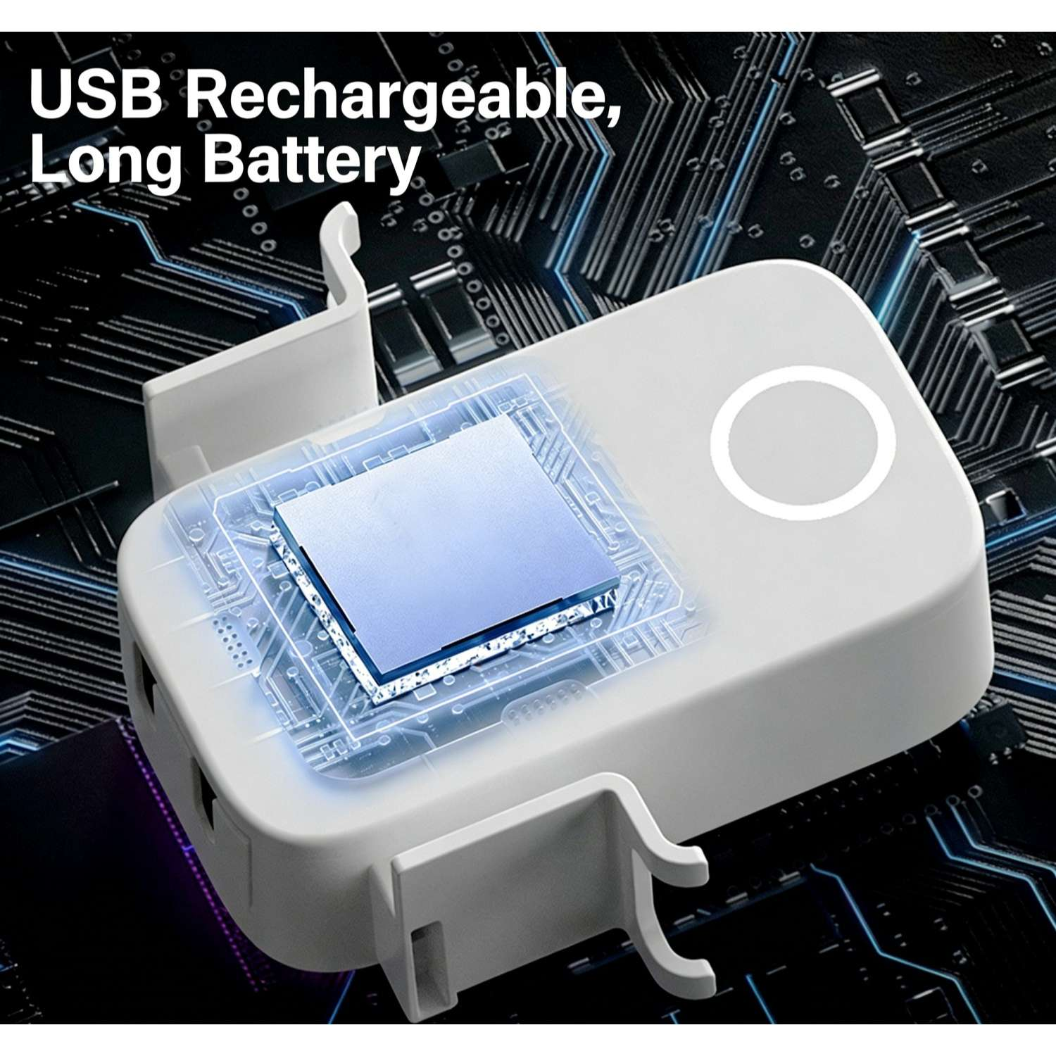 Weißes USB-Ladegerät mit leuchtendem Chip auf dunklem Hintergrund.