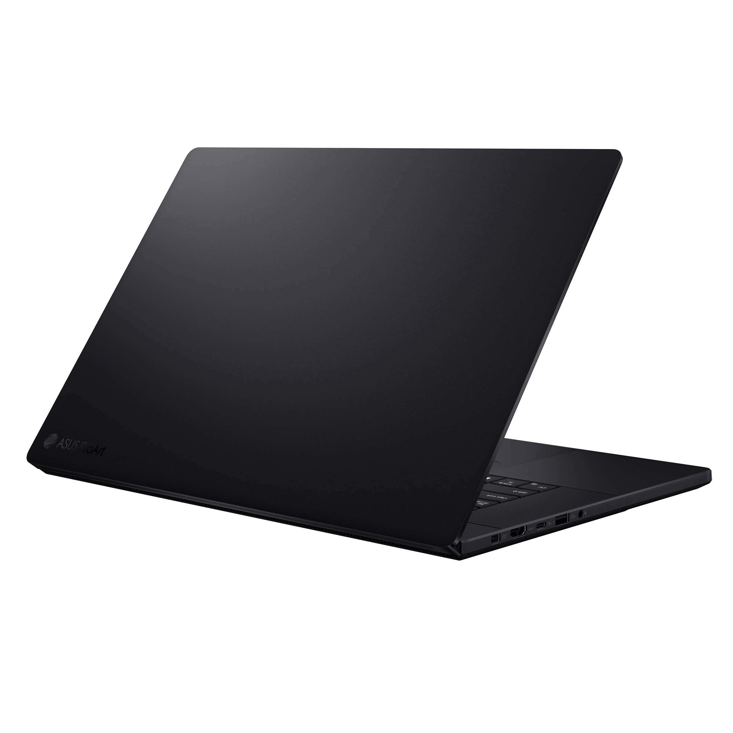 Yan taraftan açık gösterilen siyah bir Asus ProArt dizüstü bilgisayar.