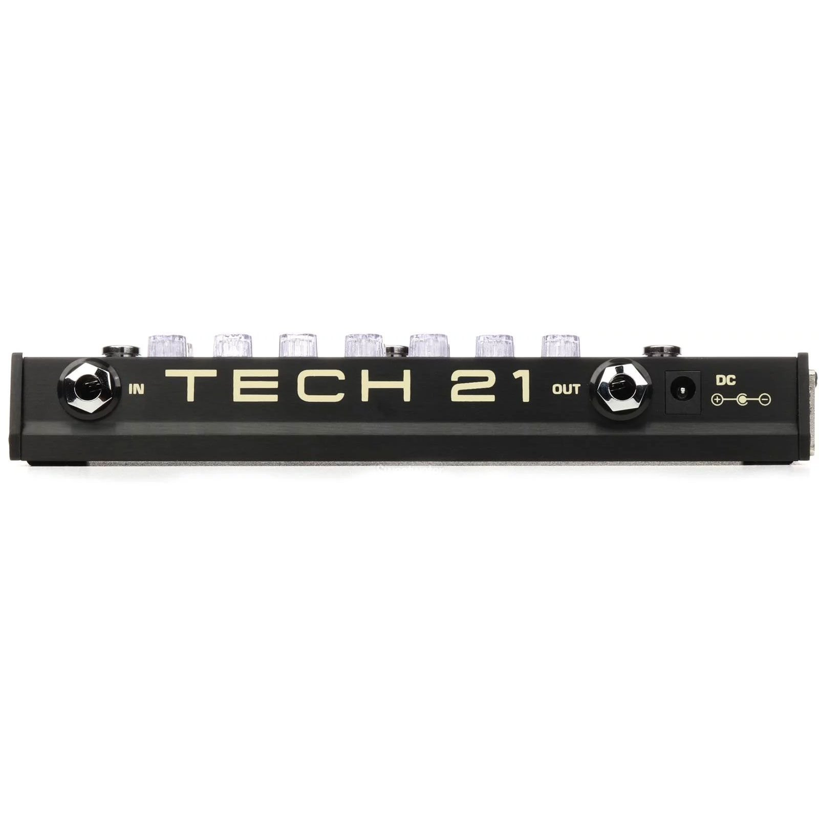 Düğmeli, jaklı ve DC girişli siyah Tech 21 pedalı.