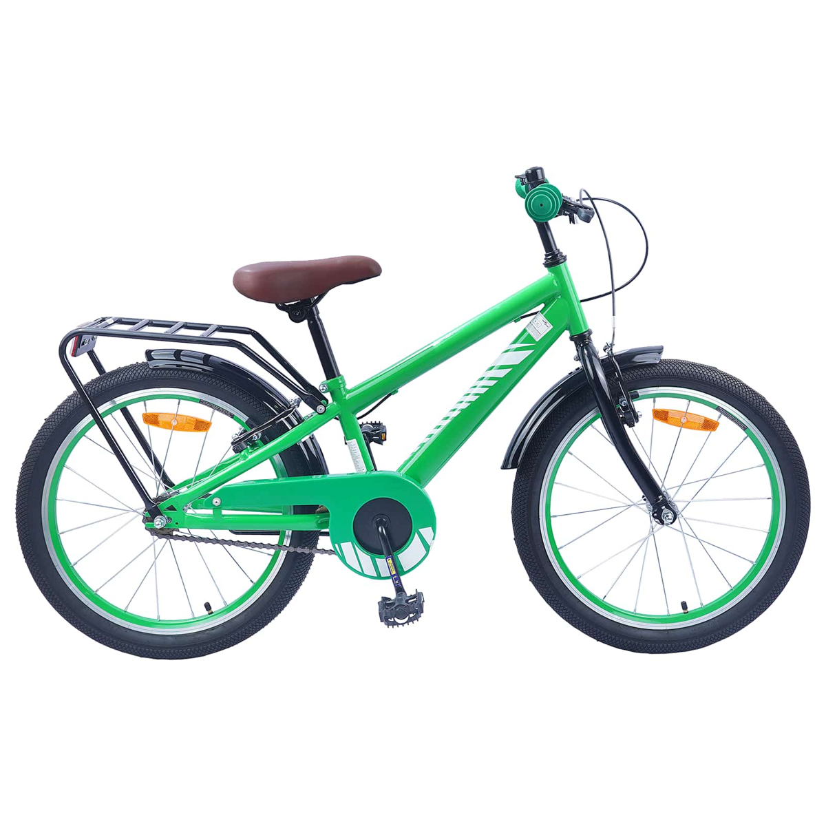 Ein grünes Kinderfahrrad mit braunem Sattel, Gepäckträger und schwarzen Reifen.