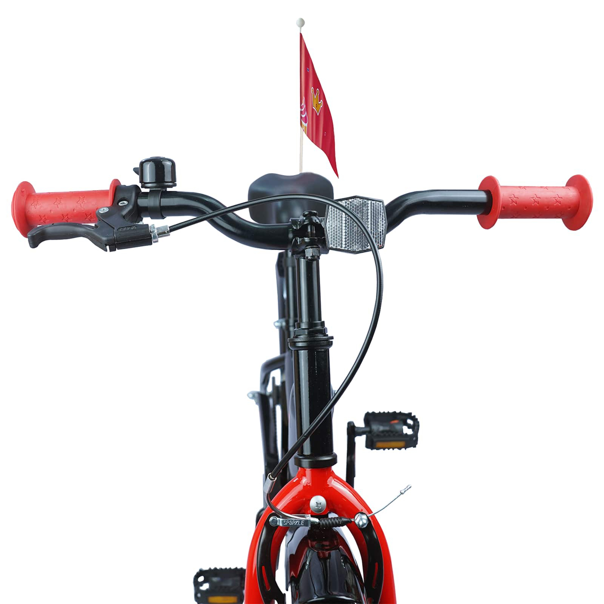 Roter Fahrradlenker mit roten Griffen, einer Glocke und einer kleinen roten Flagge oben.