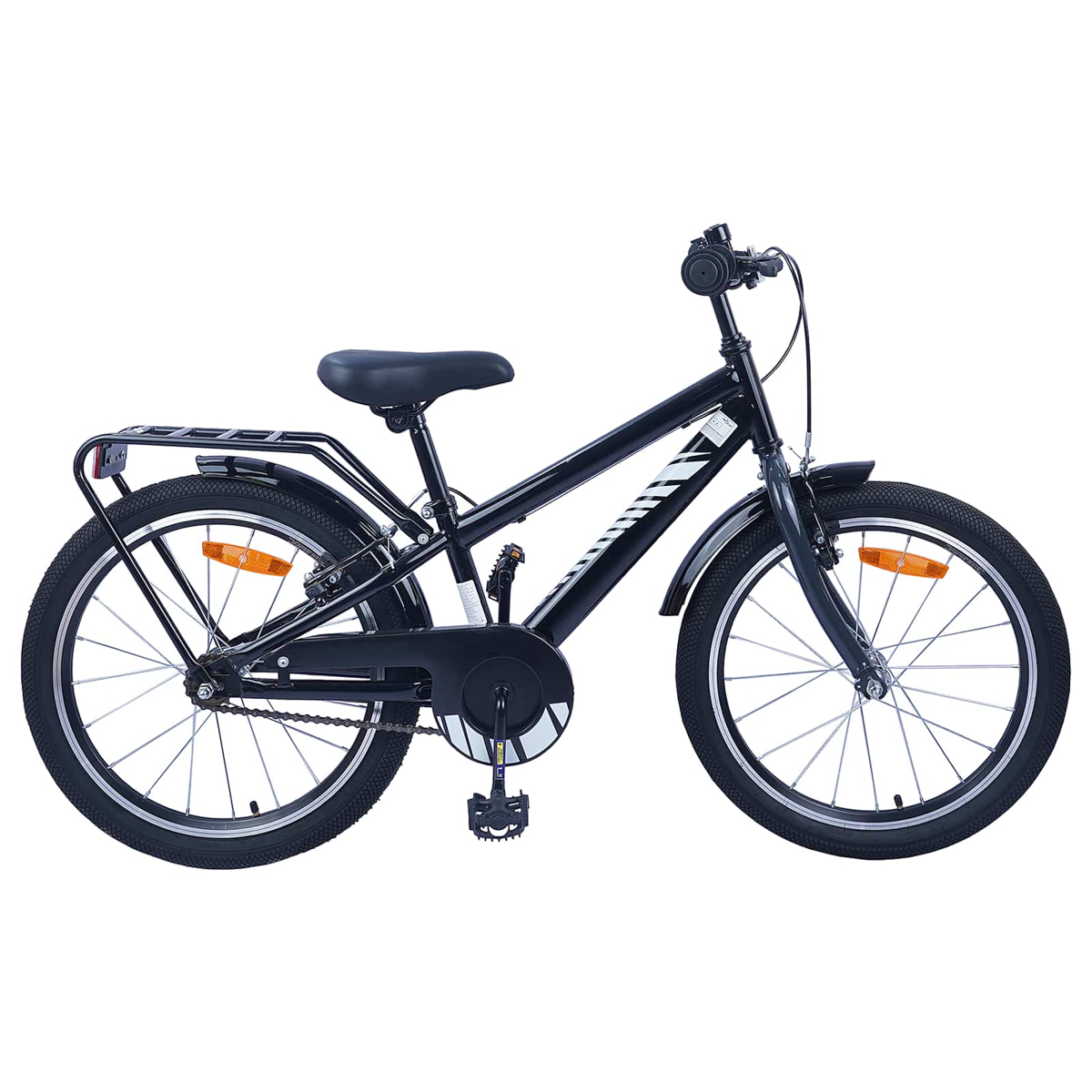 Ein schwarzes Kinderfahrrad mit Gepäckträger und orangefarbenen Reflektoren.